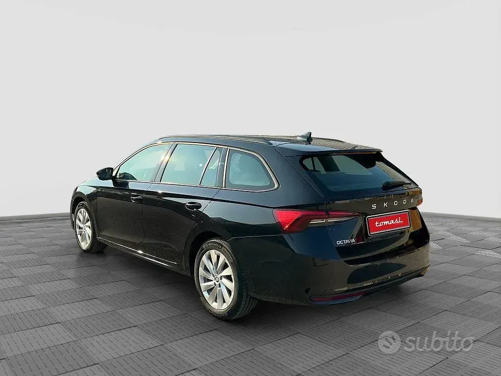 Usata Skoda Octavia Executive 150 CV (110 kW) 2024 Nero Station wagon