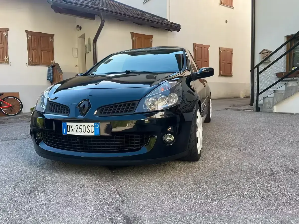 Usata Renault Clio II R.S. 200 CV (147 kW) 2008 Berlina