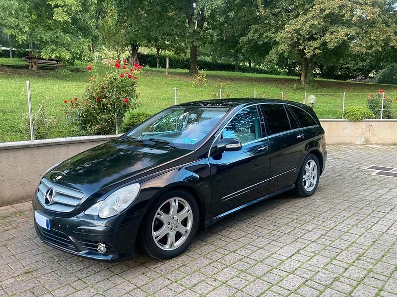 Usata Mercedes R280 190 CV (139 kW) 2007 Nero Monovolume