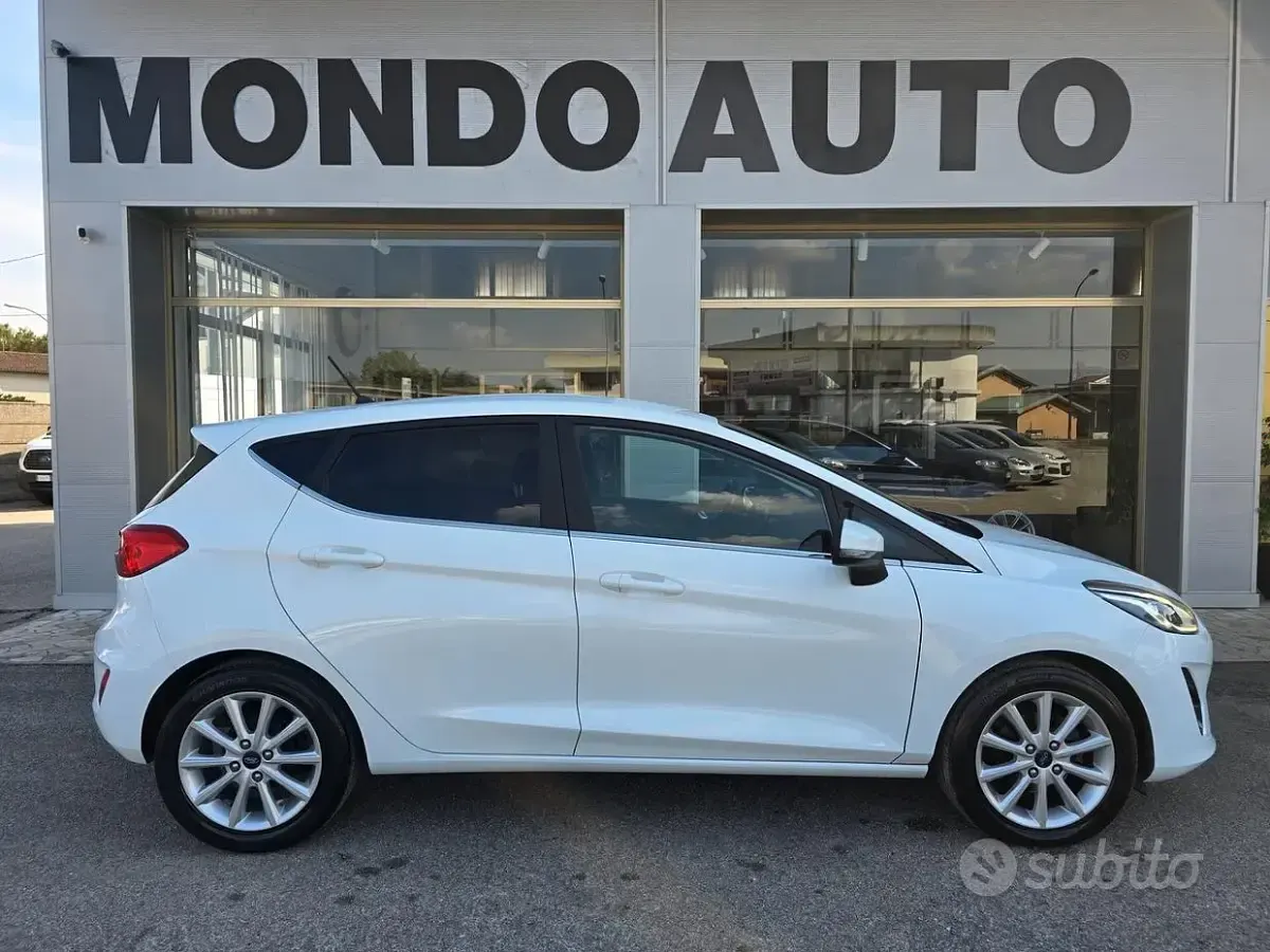 Gebraucht Ford Fiesta Titanium 86 PS (63 kW) 2018 Weiß Kleinwagen