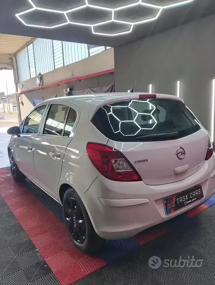Usata Opel Corsa 86 CV (63 kW) 2012 Bianco Utilitaria