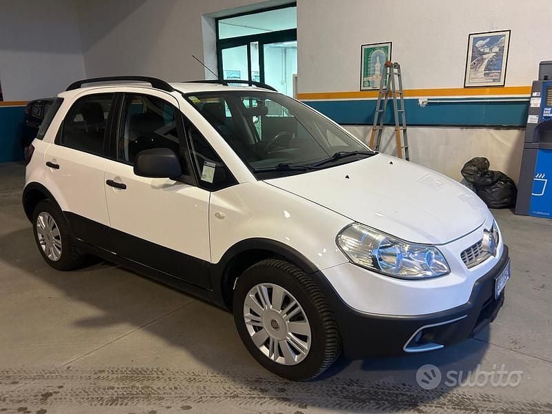 Bianco Usata 2010 Fiat Sedici Emotion SUV | 4900 € (Buon prezzo) - Immagine 1/4