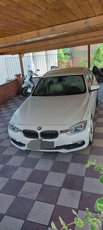 Usata BMW 330e Luxury Line 184 CV (135 kW) 2016 Berlina