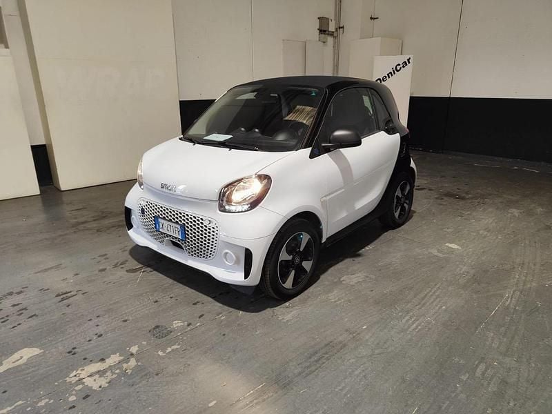 Usata Smart ForTwo Coupé Passion 41 kW (56 CV) 2022 Bianco / tetto nero Utilitaria