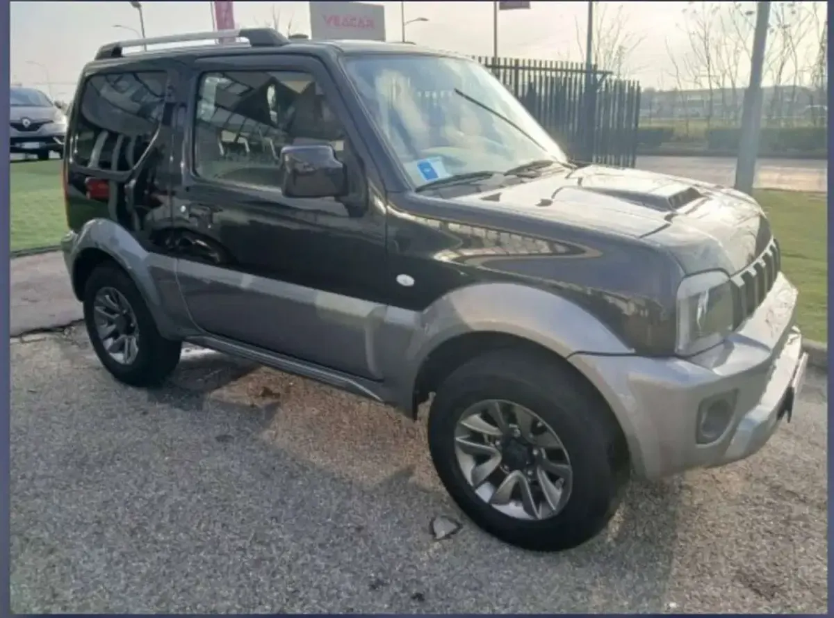 Usata Suzuki Jimny 86 CV (63 kW) 2018 Nero SUV