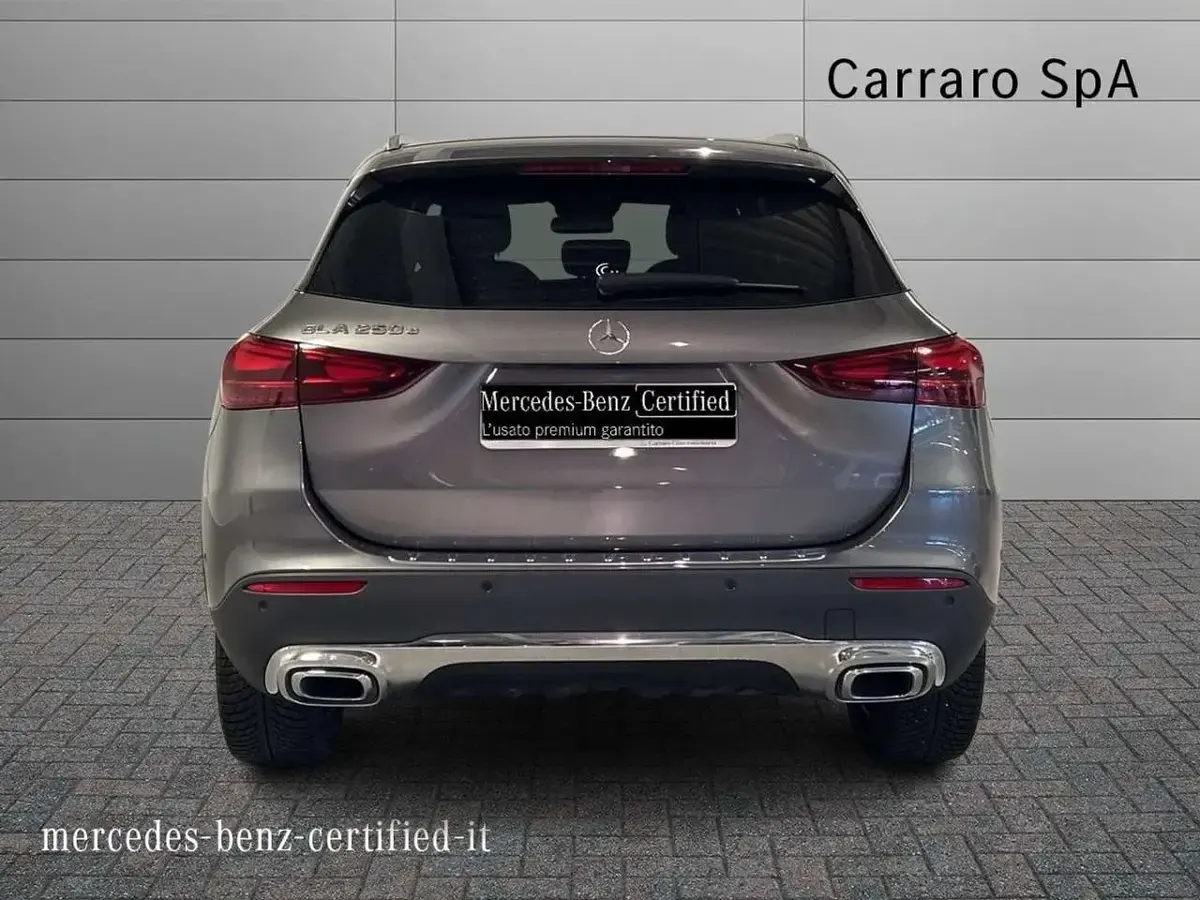 Usata Mercedes GLA250 Advanced Plus 163 CV (119 kW) 2023 Grigio montagna SUV