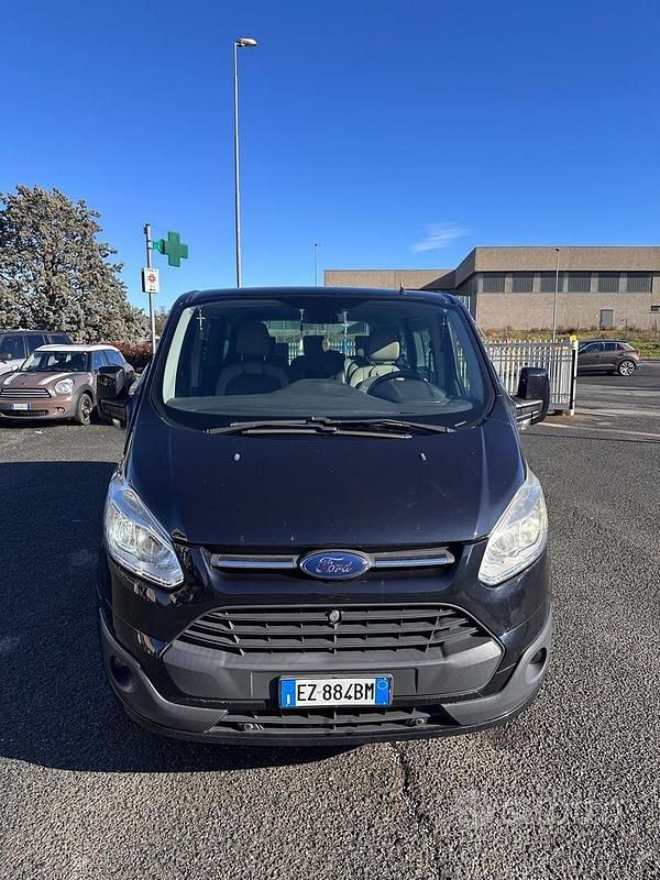 Usata Ford Tourneo Titanium 125 CV (91 kW) 2015 Nero Monovolume