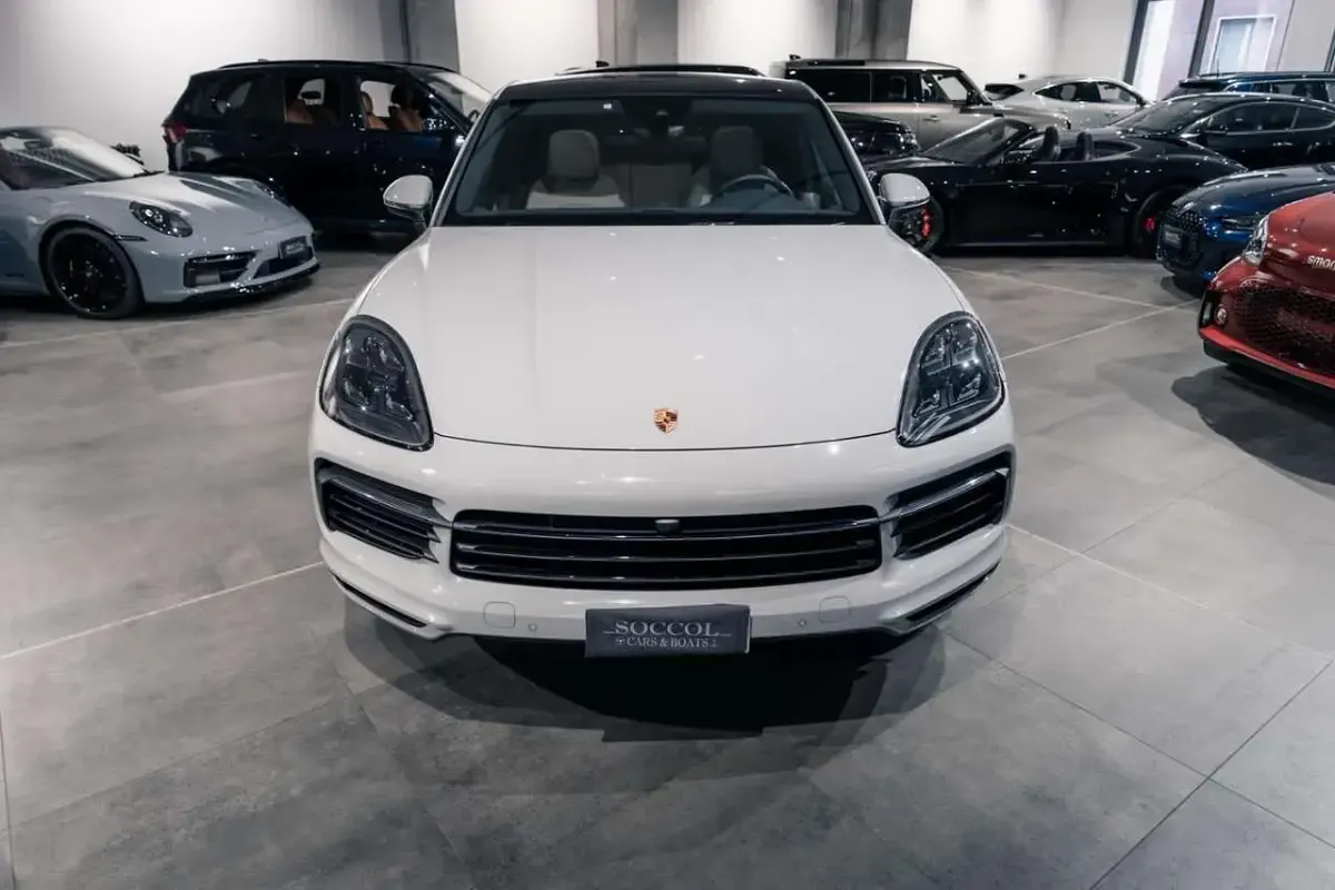 Usata Porsche Cayenne 462 CV (339 kW) 2020 Bianco gesso SUV