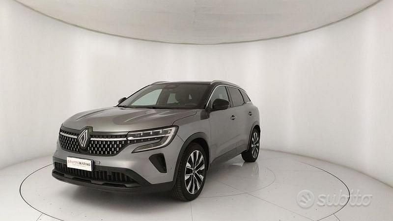 Usata Renault Austral Techno 200 CV (147 kW) 2023 Grigio SUV
