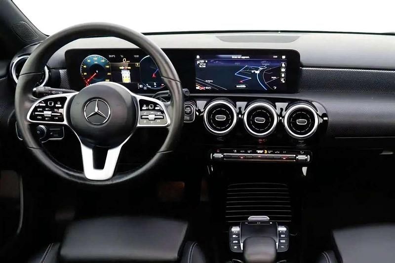Usata Mercedes A180 Advanced 116 CV (85 kW) 2019 Grigio Utilitaria