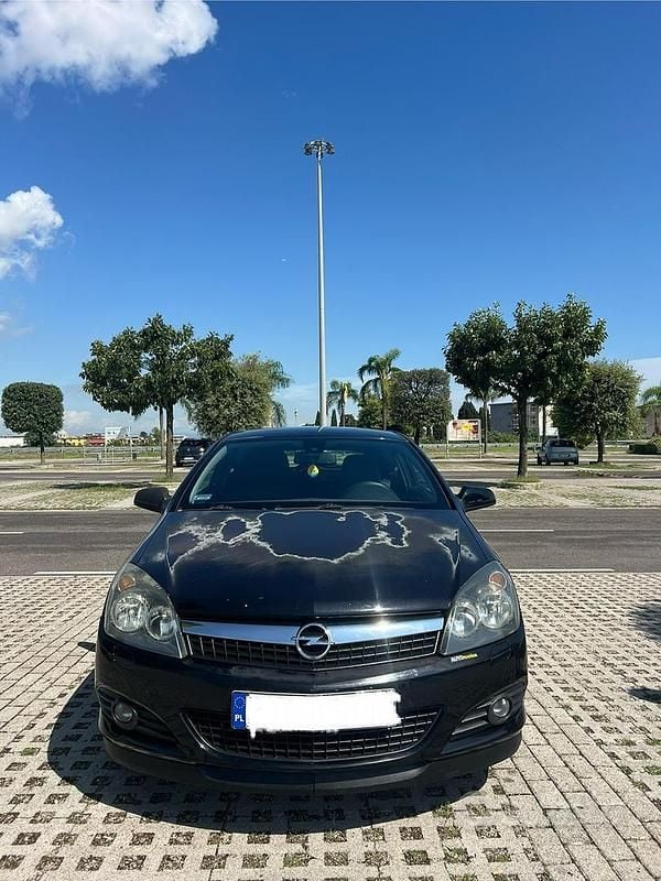 Usata Opel Astra GTC 130 CV (95 kW) 2009 Nero Utilitaria