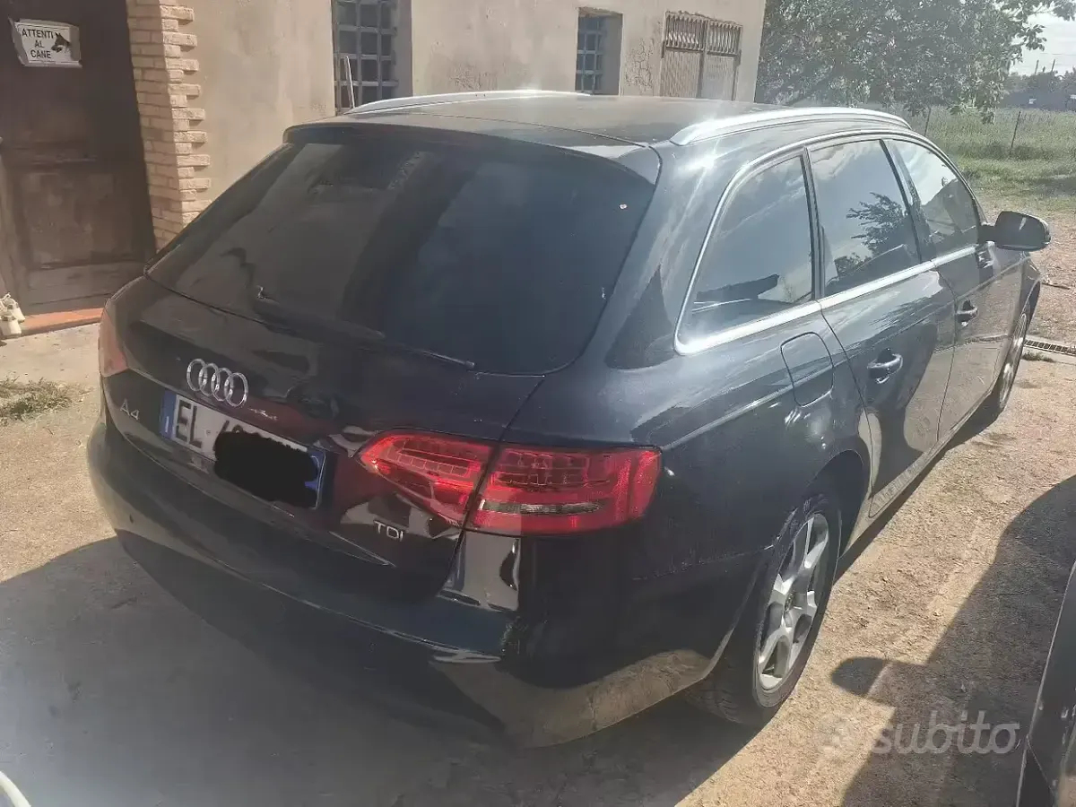 Usata Audi A4 143 CV (105 kW) 2012 Nero Station wagon
