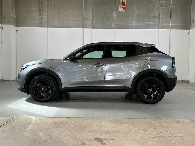 Usata Alfa Romeo Junior 145 CV (106 kW) 2025 Grigio SUV