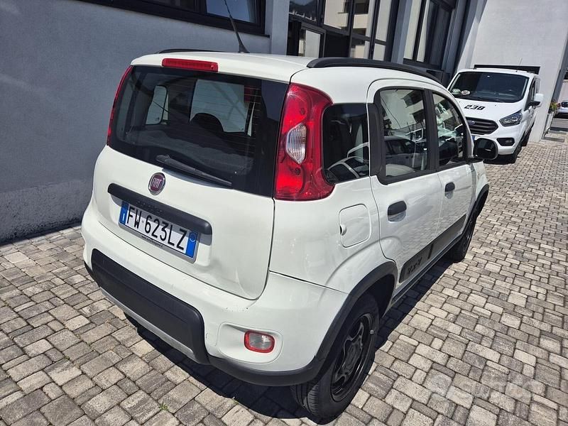 Usata Fiat Panda 4x4 S 86 CV (63 kW) 2019 Bianco Utilitaria