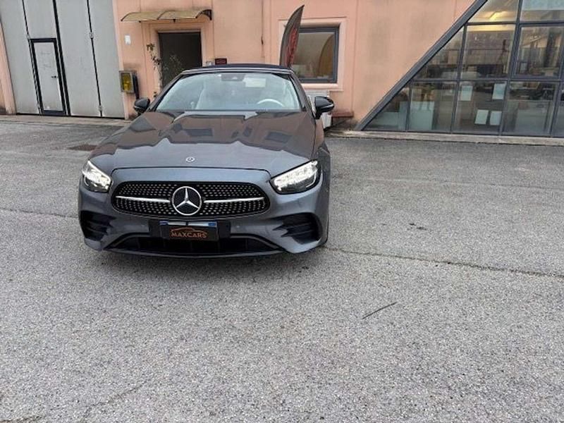 Usata Mercedes E220 Premium 194 CV (142 kW) 2021 Grigio Cabrio