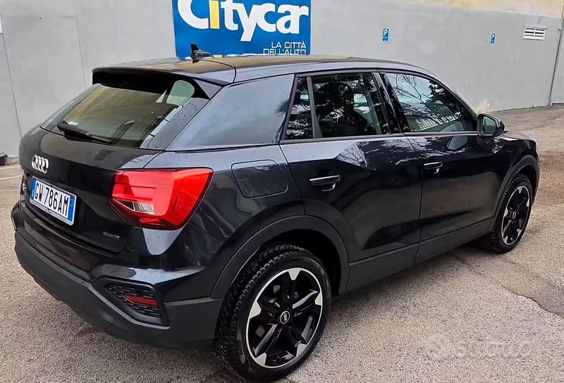 Begagnad Audi Q2 Business 150 HK (110 kW) 2022 Grå SUV