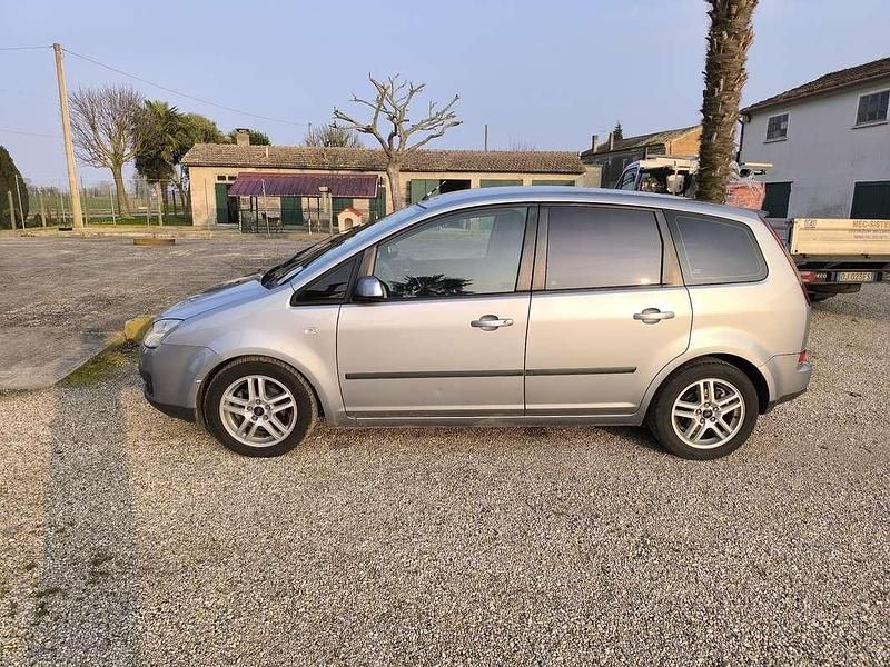 Usata Ford Focus Ambiente 90 CV (66 kW) 2005 Station wagon