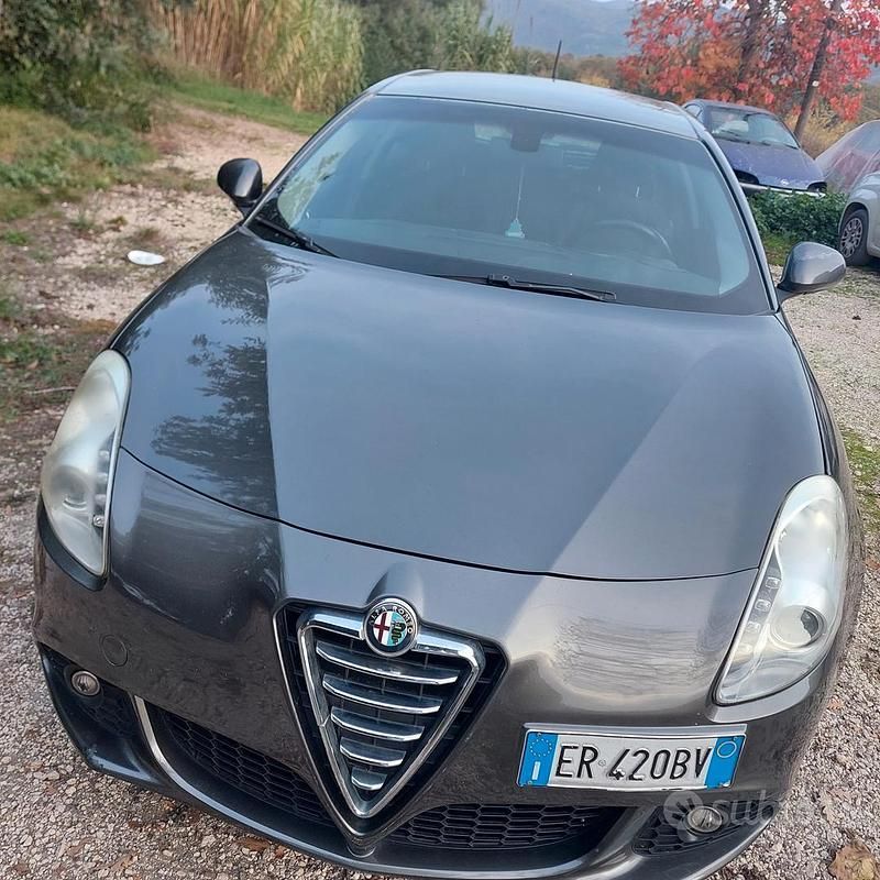 Usata Alfa Romeo Giulietta 105 CV (77 kW) 2013 Grigio Berlina