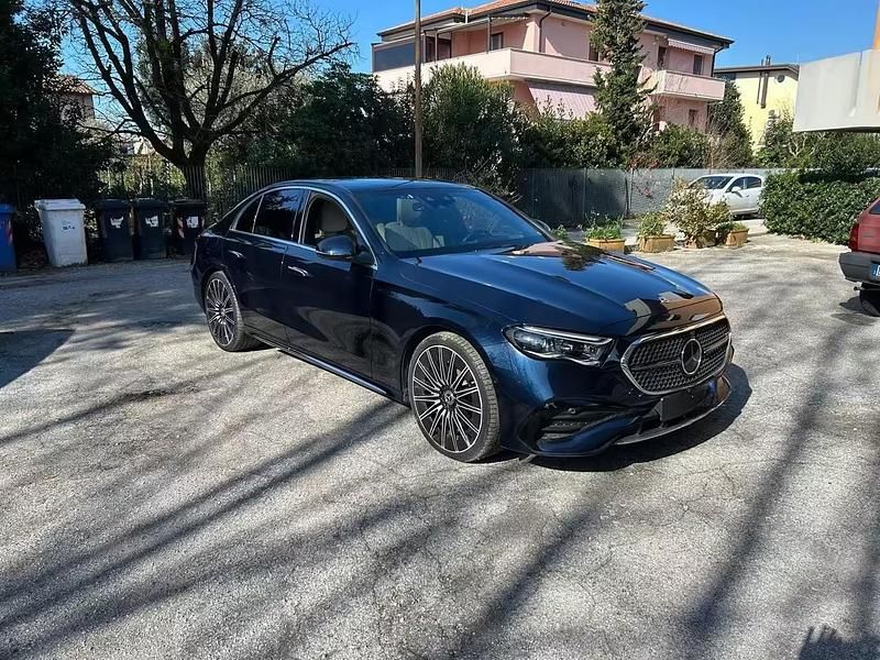 Usata Mercedes E220 AMG Line Premium Plus 197 CV (144 kW) 2023 Blu Berlina