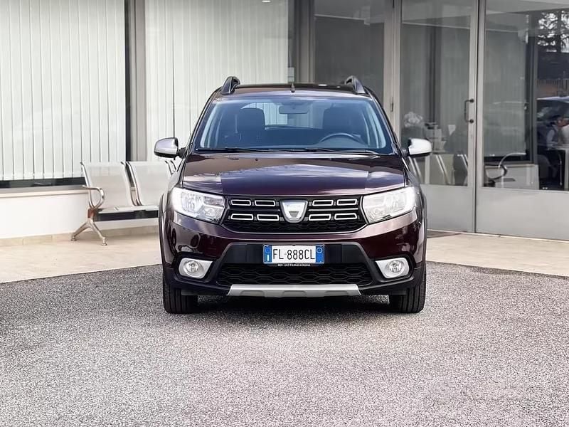 Usata Dacia Sandero Stepway 90 CV (66 kW) 2017 Marrone Berlina