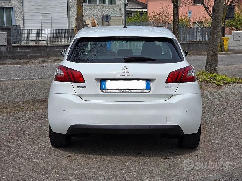 Usata Peugeot 308 Active 110 CV (80 kW) 2015 Bianco Berlina
