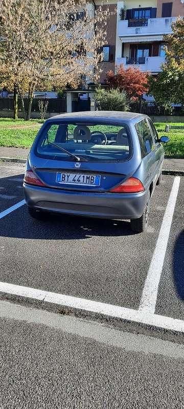 Usata Lancia Ypsilon 64 CV (47 kW) 2002 Utilitaria