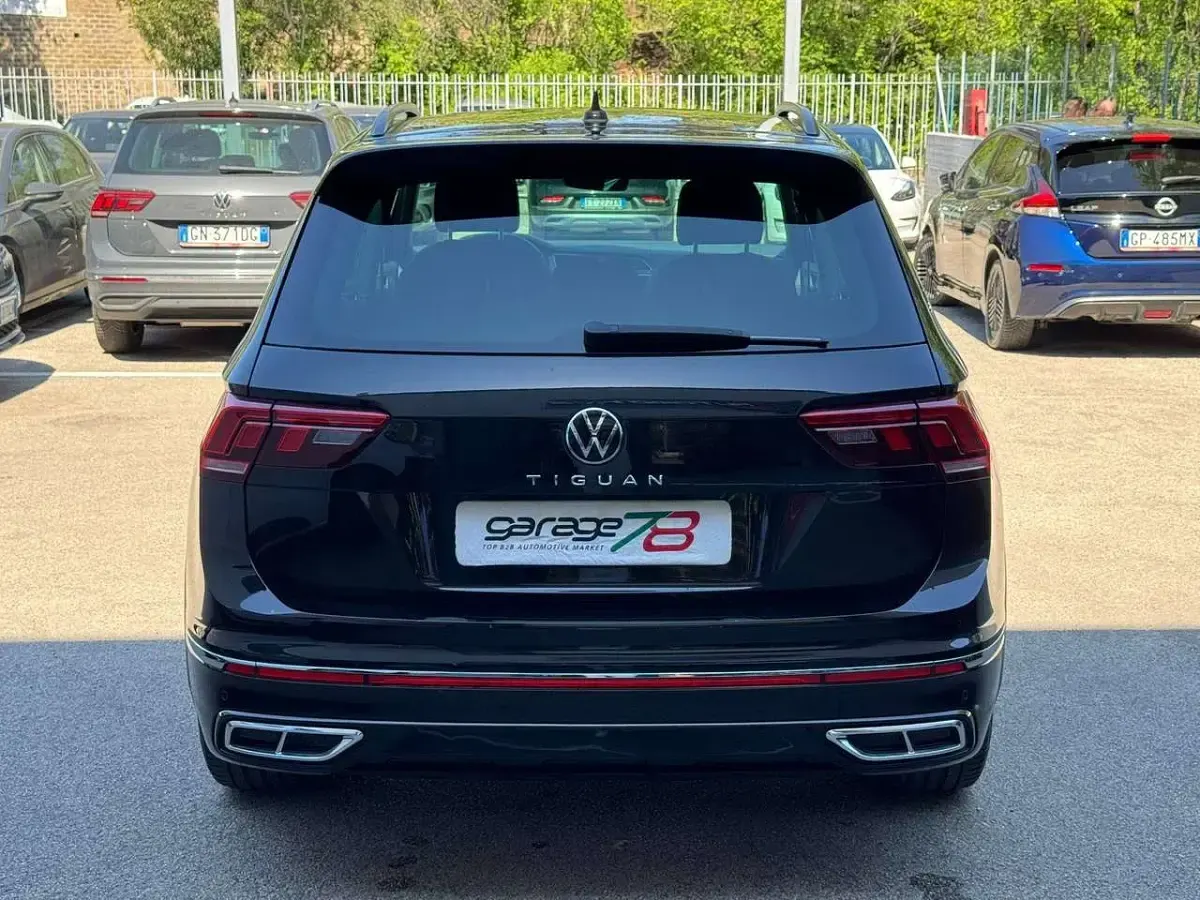 Usata VW Tiguan R-line 150 CV (110 kW) 2022 Nero SUV