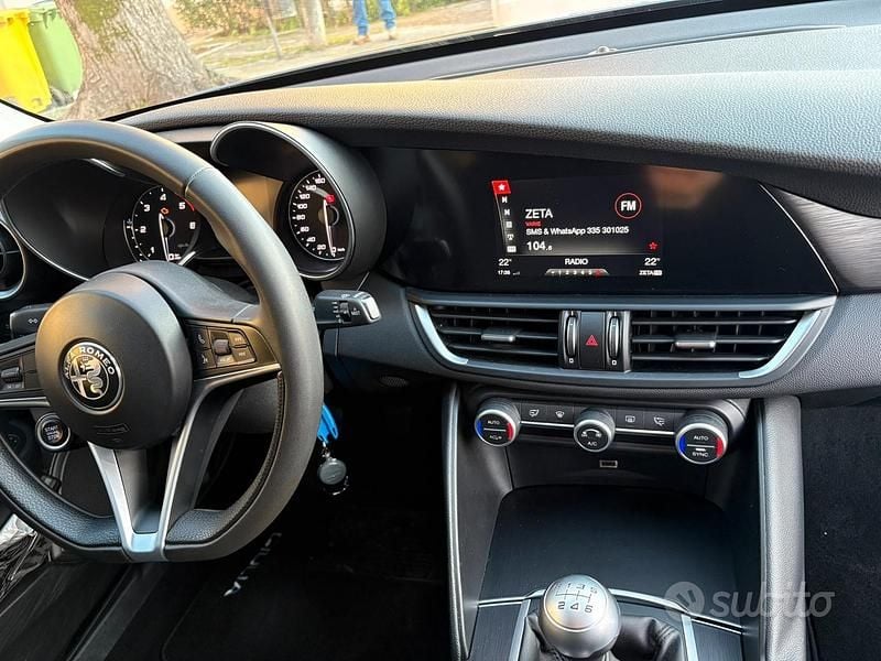 Usata Alfa Romeo Giulia Super 150 CV (110 kW) 2016 Grigio Berlina