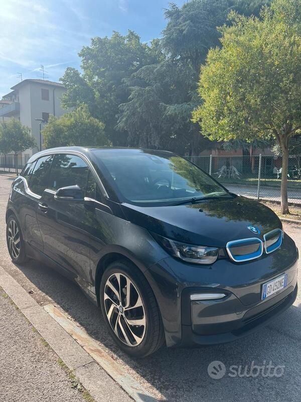 Grigio Usata 2020 BMW i3 Due volumi | 19.000 € (Buon prezzo) - Immagine 1/4
