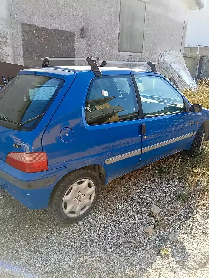 Usata Peugeot 106 50 CV (36 kW) 1998 Bluazzurro Utilitaria