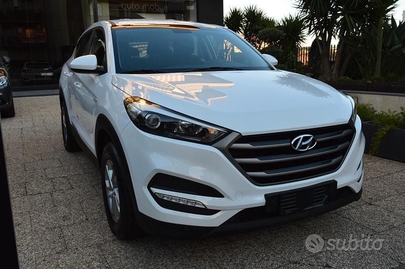 Bianco Usata 2016 Hyundai Tucson Xpossible SUV | 12.700 € (Ottimo prezzo) - Immagine 1/4