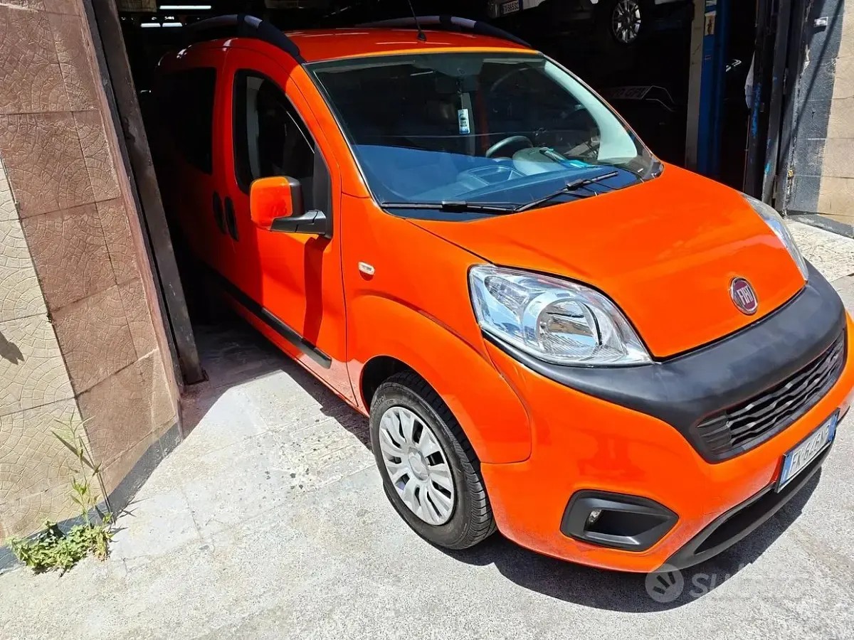 Usata Fiat Qubo Lounge 77 CV (56 kW) 2017 Arancione Monovolume