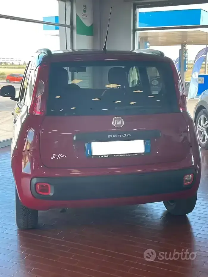 Begagnad Fiat Panda Lounge 85 HK (62 kW) 2013 Röd Halvkombi