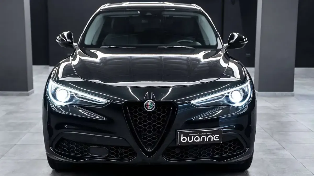 Usata Alfa Romeo Stelvio Sprint 190 CV (139 kW) 2020 Nero metallizzato SUV