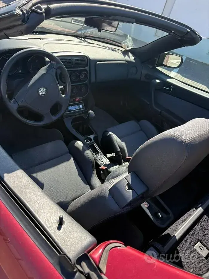 Usata Alfa Romeo Spider 150 CV (110 kW) 1995 Rosso Cabrio