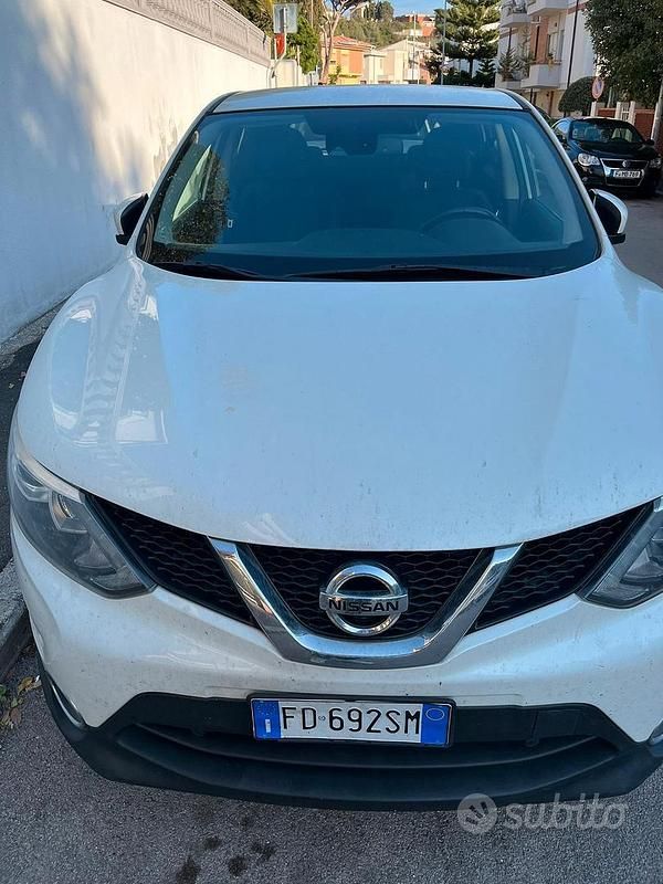 Usata Nissan Qashqai 163 CV (119 kW) 2016 Bianco SUV