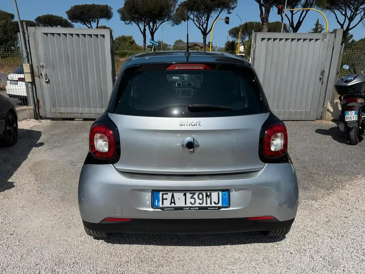 Usata Smart ForFour Passion 71 CV (52 kW) 2015 Argento Utilitaria