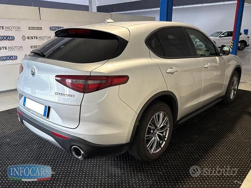 Usata Alfa Romeo Stelvio Business 190 CV (139 kW) 2020 Argento metallizzato SUV