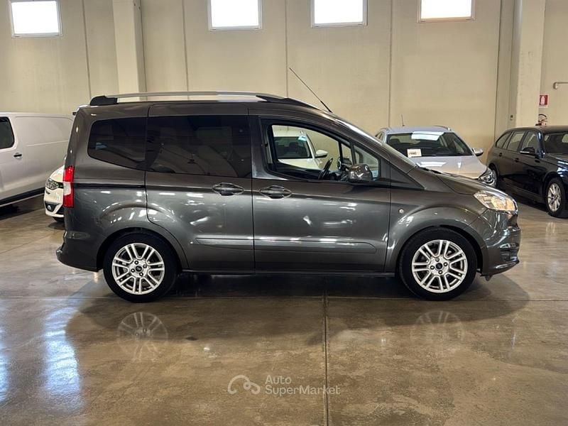 Usata Ford Tourneo Courier Titanium 95 CV (69 kW) 2018 Other Monovolume