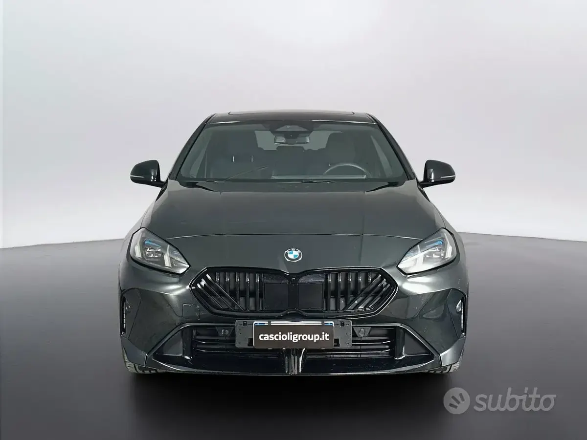 Usata BMW 218 Shadowline 150 CV (110 kW) 2025 Saphirschwarz metallizzato Coupé