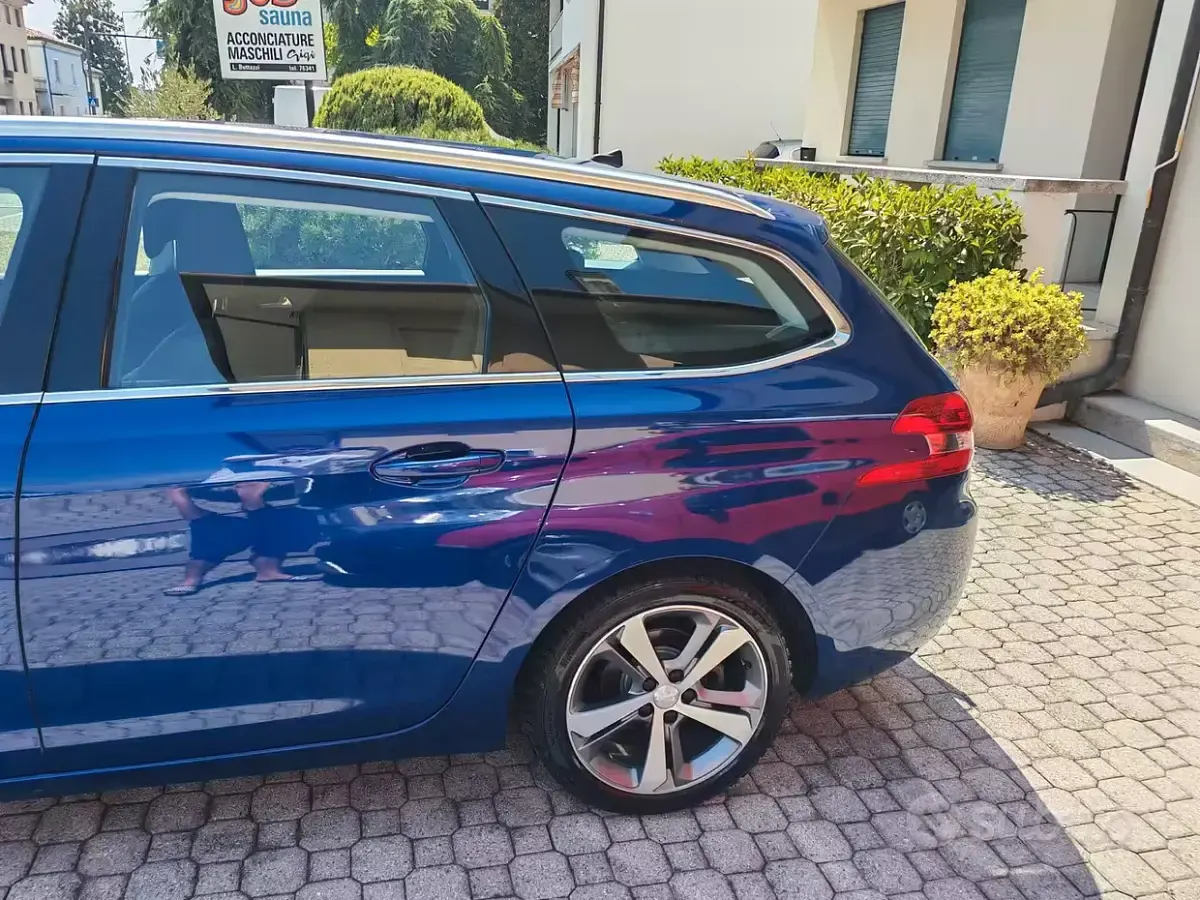 Usata Peugeot 308 Allure 131 CV (96 kW) 2020 Blu Station wagon