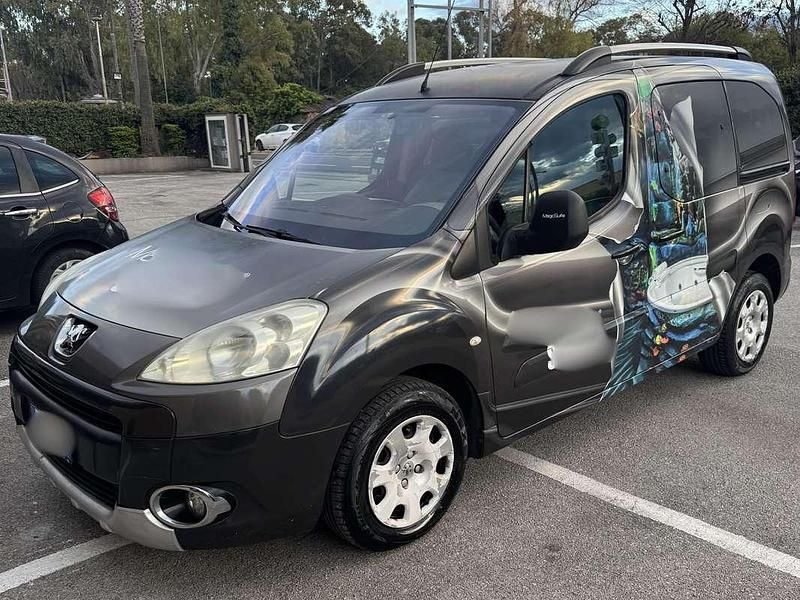 Usata Peugeot TePee Access 92 CV (67 kW) 2012 Nero Station wagon