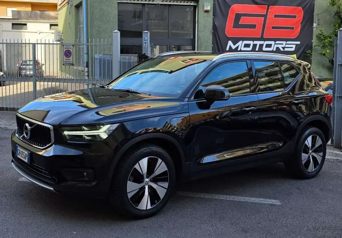 Usata Volvo XC40 Momentum 261 CV (191 kW) 2020 Bianco SUV