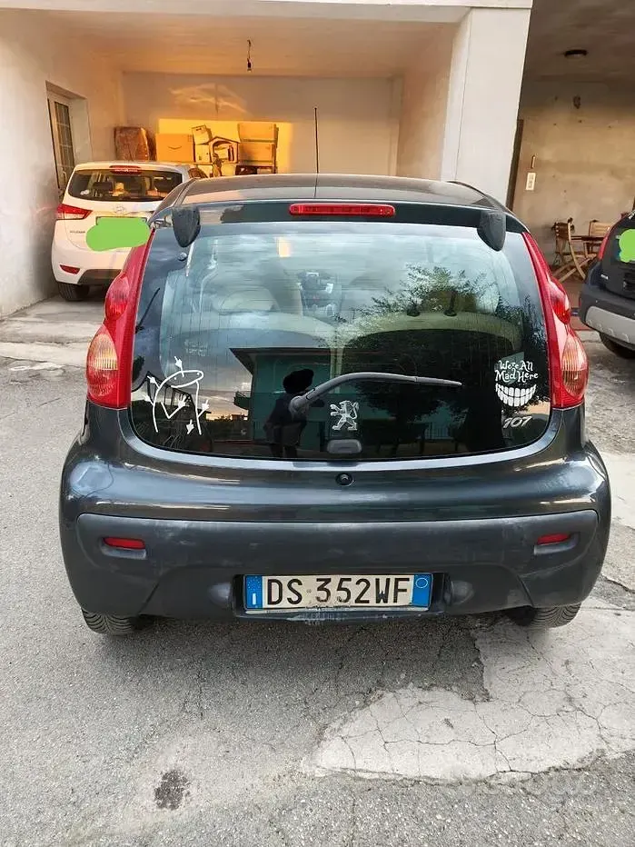 Usata Peugeot 107 68 CV (50 kW) 2008 Bluazzurro Utilitaria