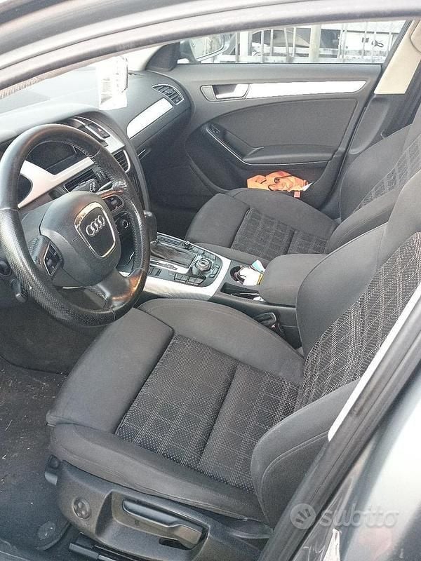 Usata Audi A4 143 CV (105 kW) 2011 Grigio Berlina