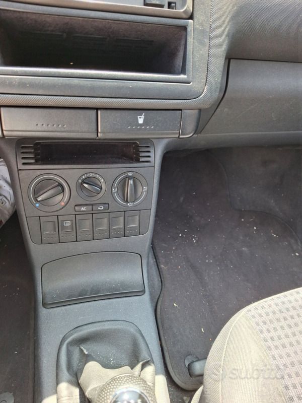 Usata VW Polo 60 CV (44 kW) 2000 Blu Utilitaria