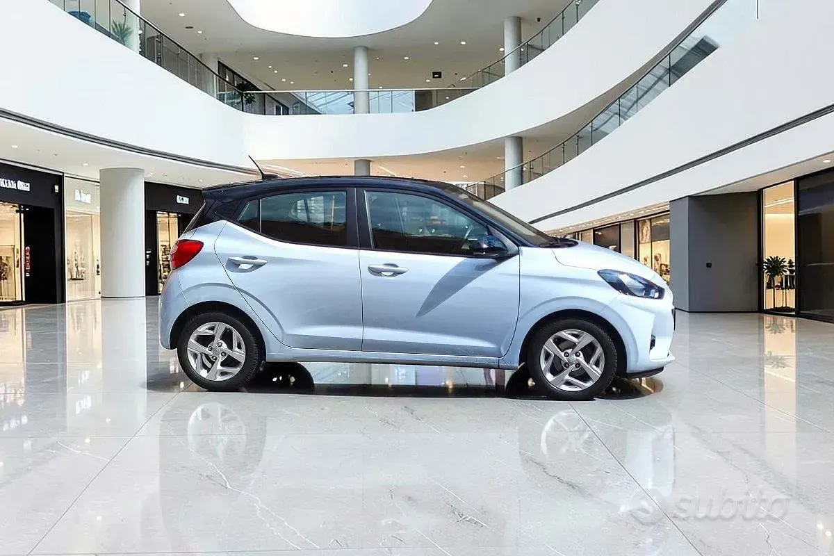 Käytetty Hyundai i10 Advanced 67 HP (49 kW) 2020 Sininen Viistoperä