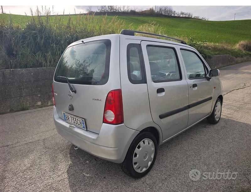 Usata Opel Agila 58 CV (42 kW) 2001 Grigio Monovolume