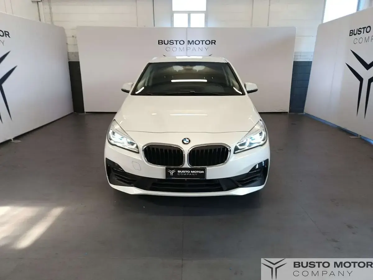 Usata BMW 218 Active Tourer 140 CV (102 kW) 2018 Bianco / metallizzato Monovolume