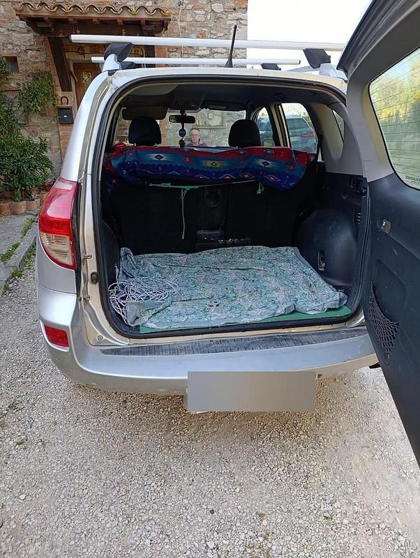 Usata Toyota RAV4 136 CV (100 kW) 2006 Grigio SUV